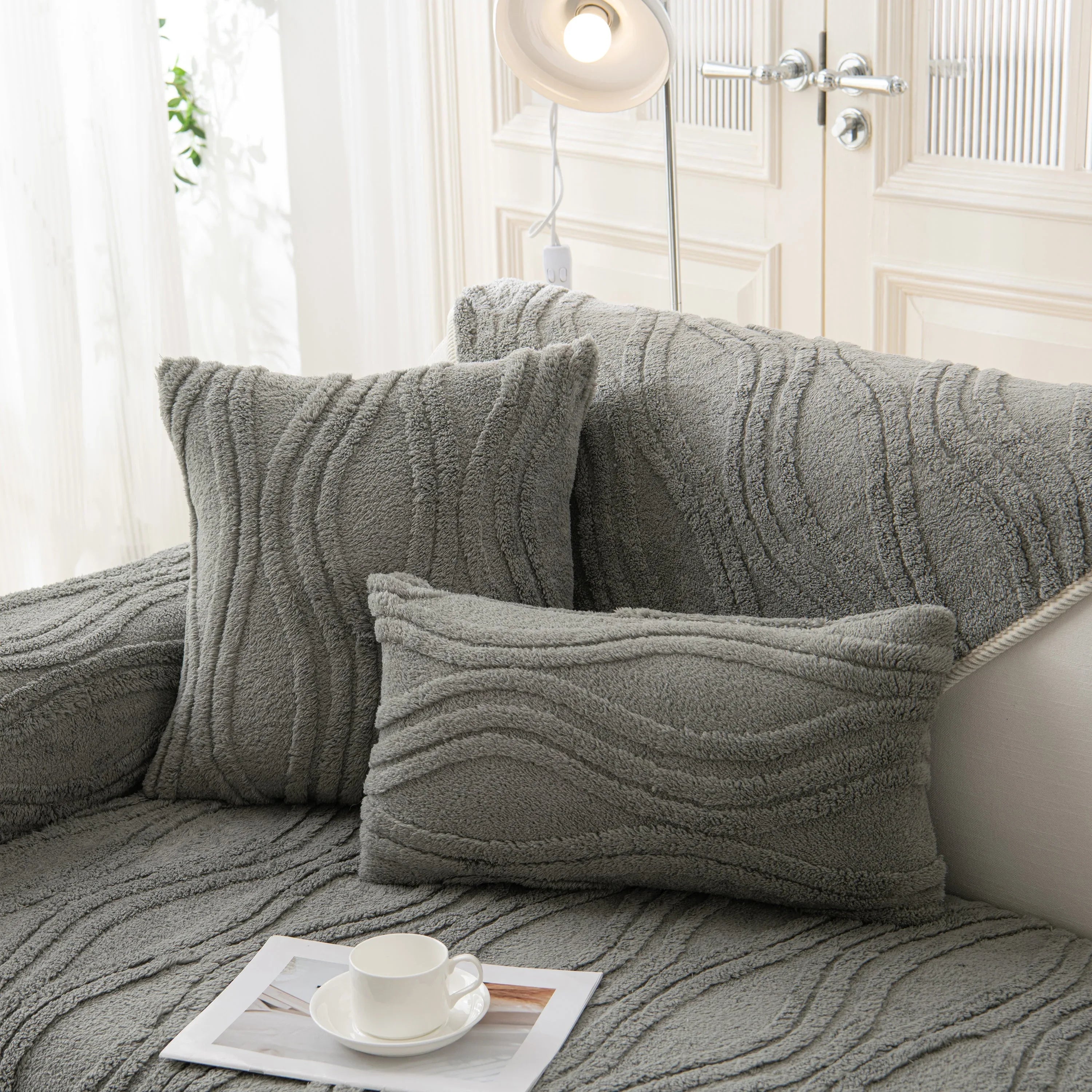 Winter Thickened Non-slip Blanket, Three-Dimensional Embossed Cotton Velvet Sofa Cover - TaroTextile