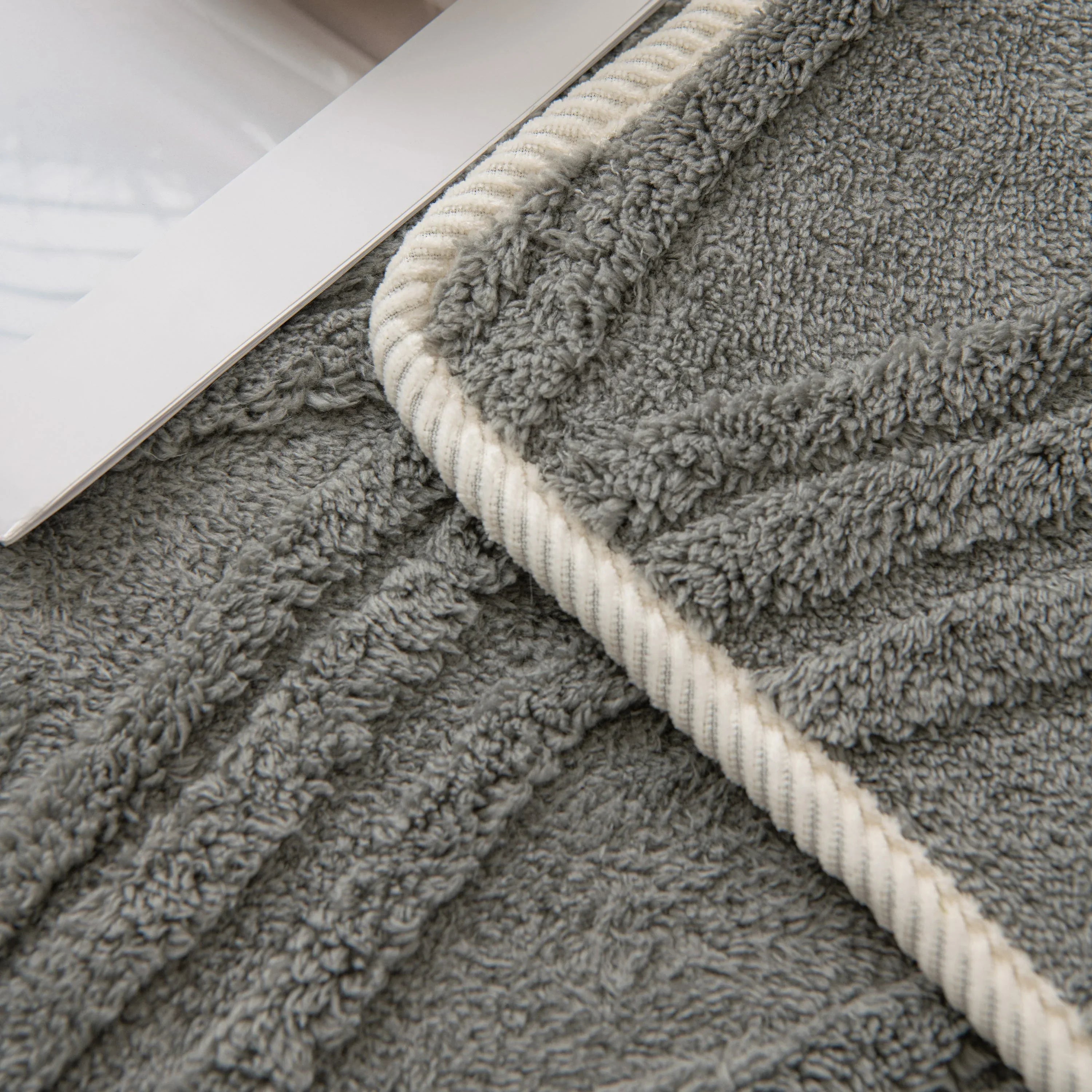 Winter Thickened Non-slip Blanket, Three-Dimensional Embossed Cotton Velvet Sofa Cover - TaroTextile