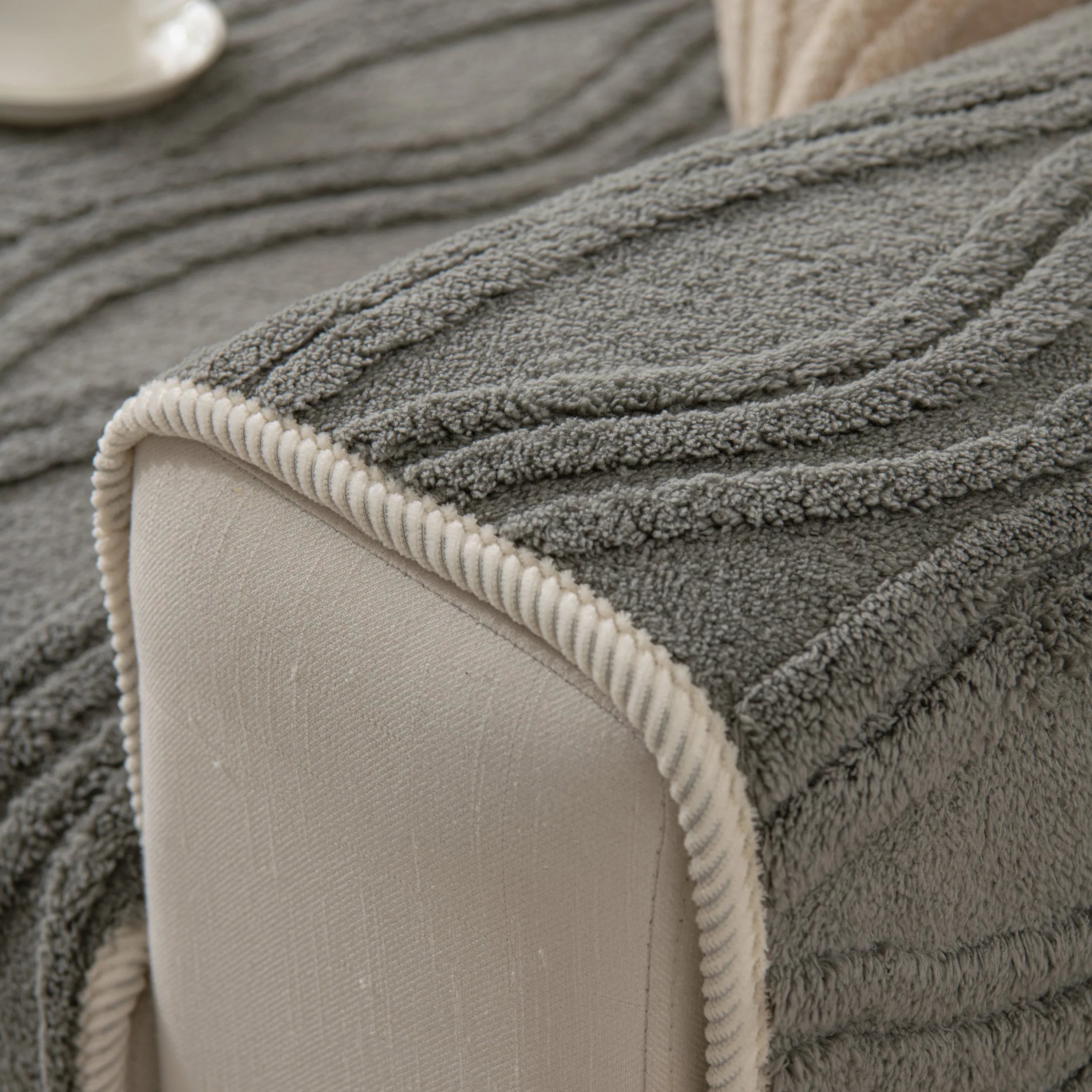 Winter Thickened Non-slip Blanket, Three-Dimensional Embossed Cotton Velvet Sofa Cover - TaroTextile